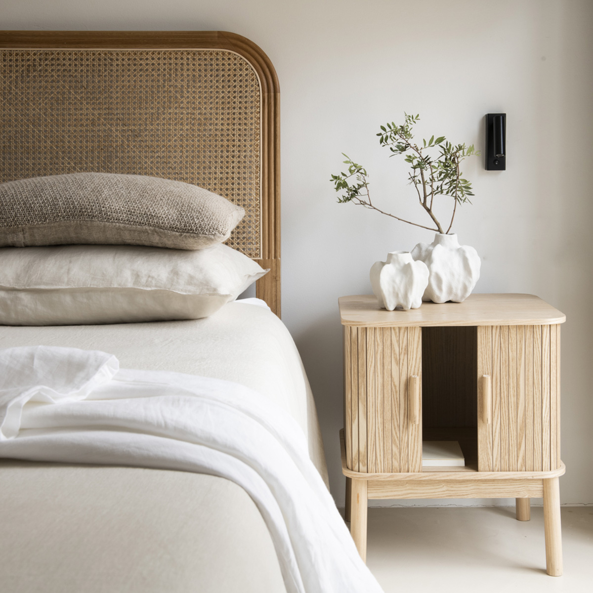 table de nuit 2 portes 48x40 cm bois clair envio
