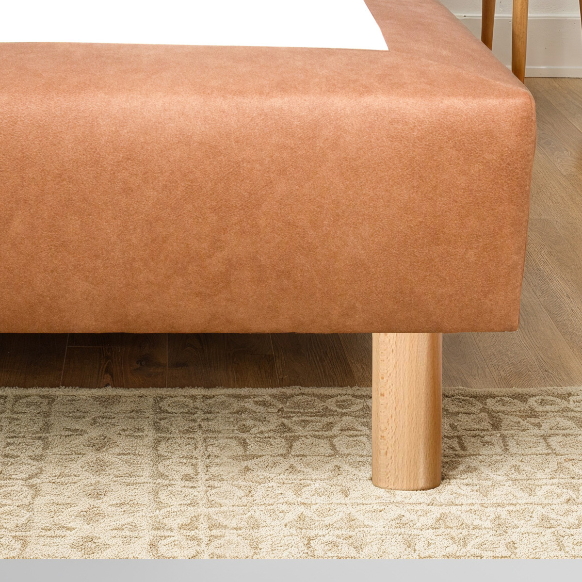 pied de lit cylindrique en bois